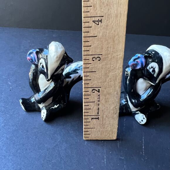 2 Vintage CERAMIC ARTS Studio Mother Mrs Skunk from Bambi 169-3 Figurine 3" Tall - Picture 11 of 11